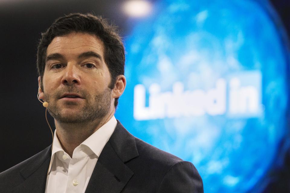 Jeff Weiner, CEO of LinkedIn, has gradually metered out the distribution Linkedin Live.