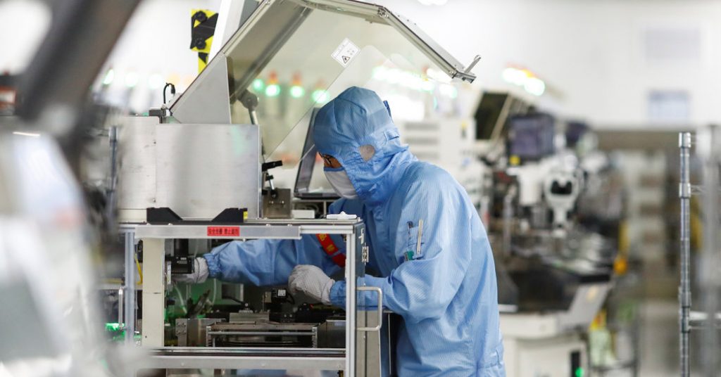 Lawmakers Push to Invest Billions in Semiconductor Industry to Counter China